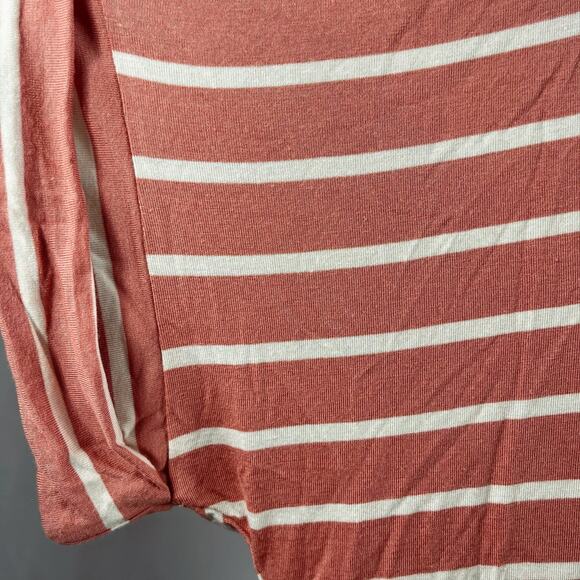 Zenana Women’s XL Striped Short Sleeve V-Neck Knit Top Coral White Casual Tee - Picture 3 of 9